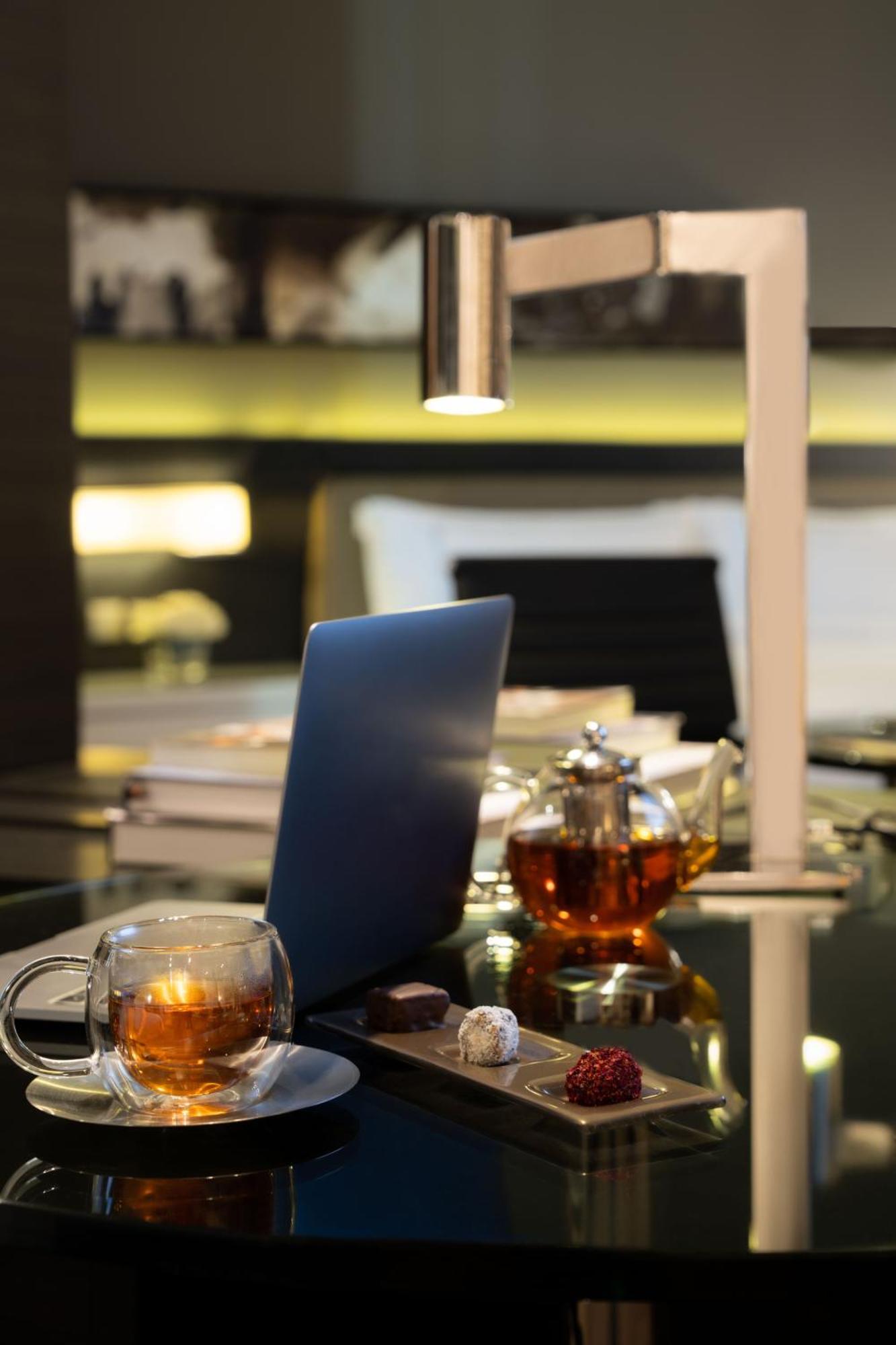 Fairmont Riadh Exterior foto A menu
