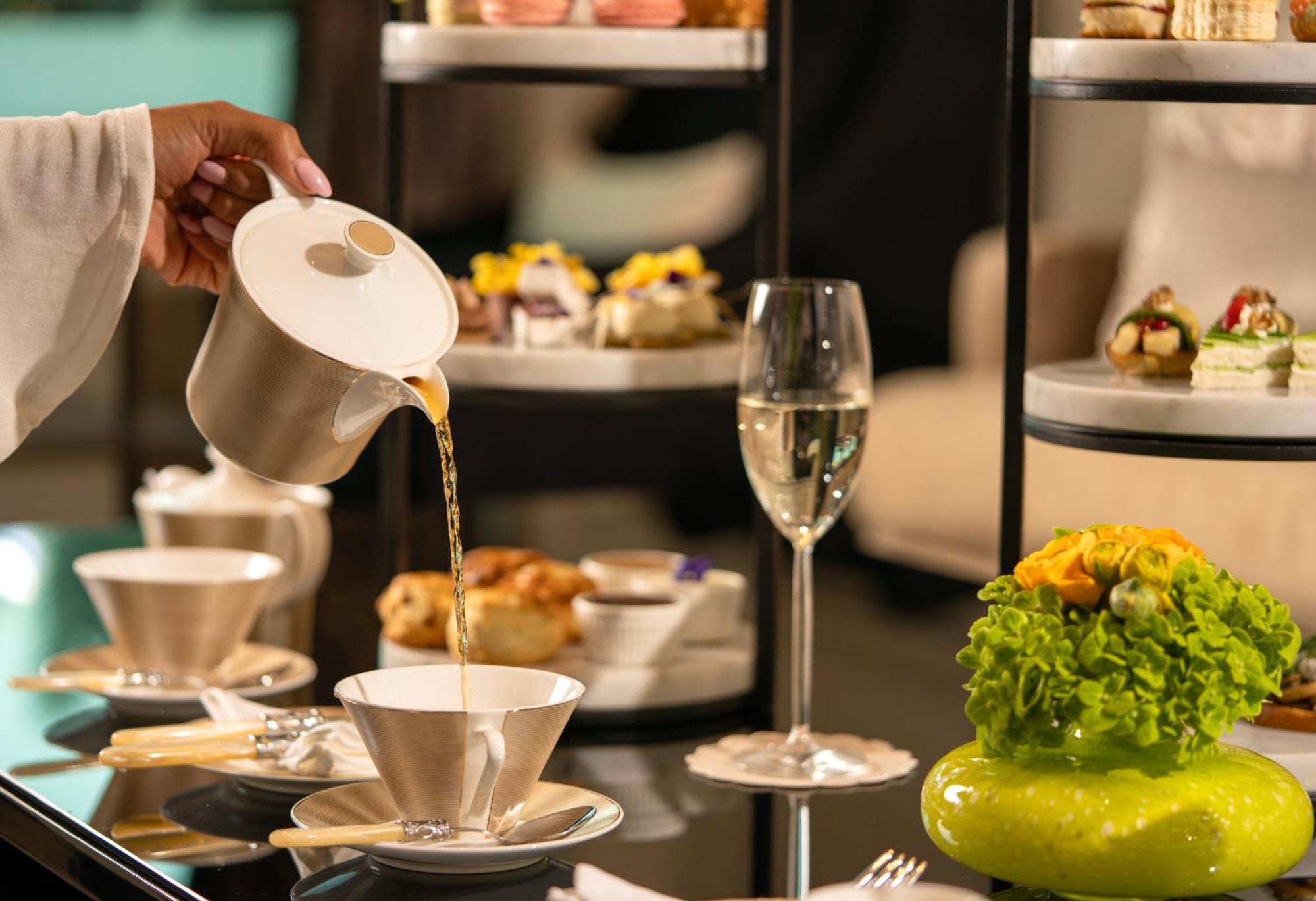 Fairmont Riadh Exterior foto Afternoon tea at the Fairmont, Dubai