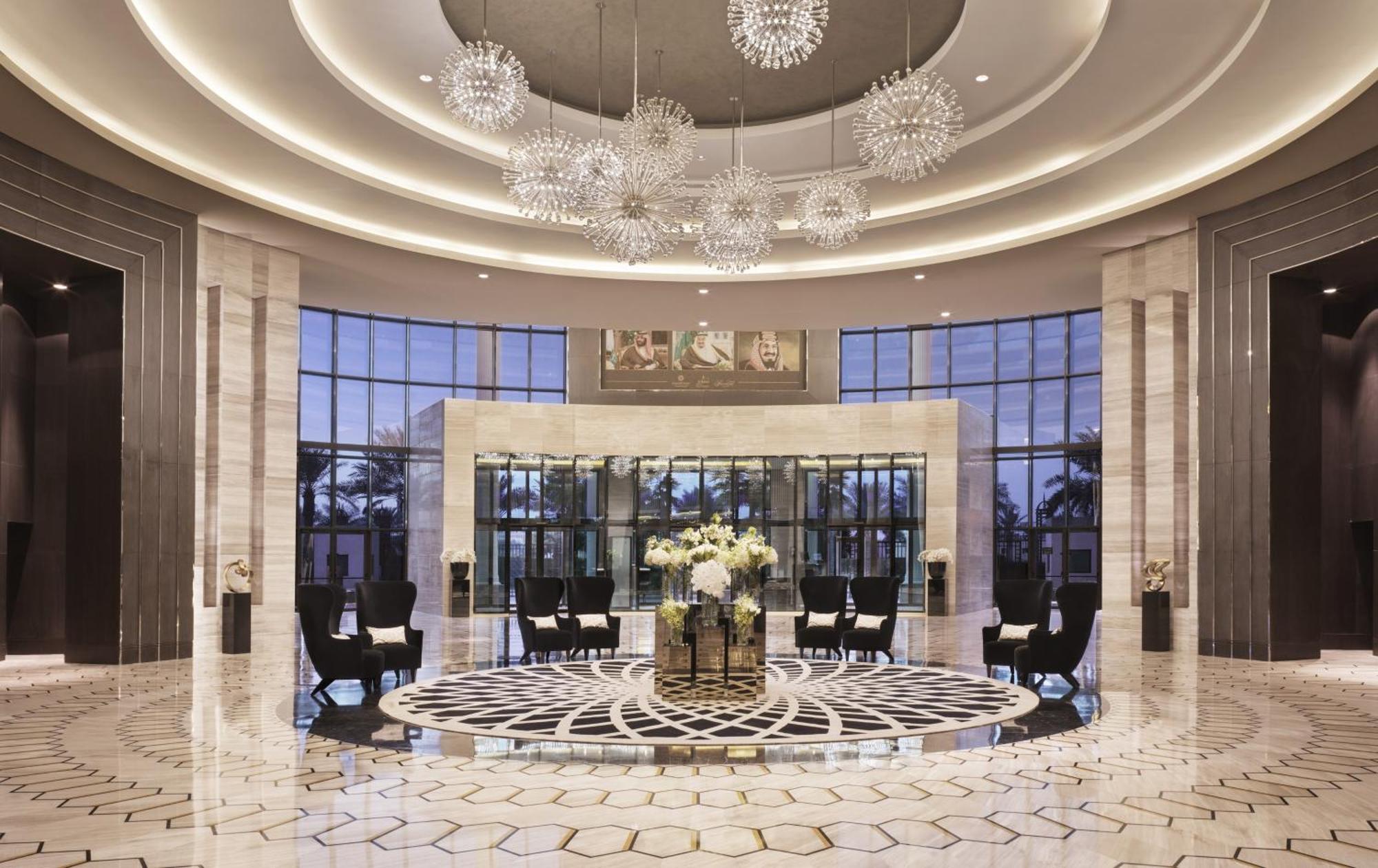 Fairmont Riadh Exterior foto Lobby