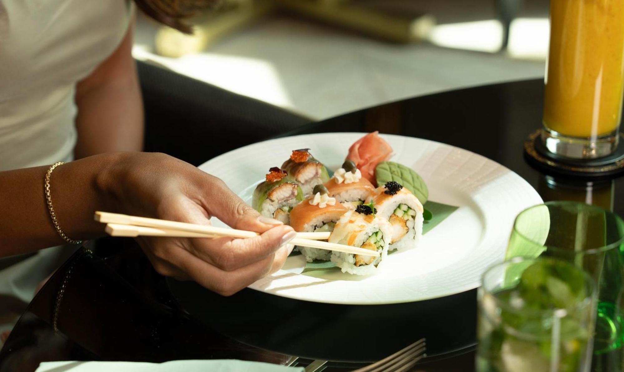 Fairmont Riadh Exterior foto Sushi